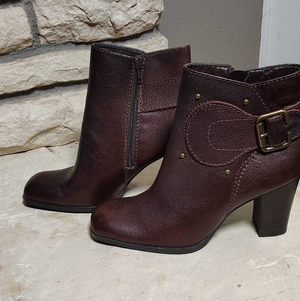 a.n.a Dark Brown Heeled Boots with Buckle Accent 7.5 - Picture 3 of 8